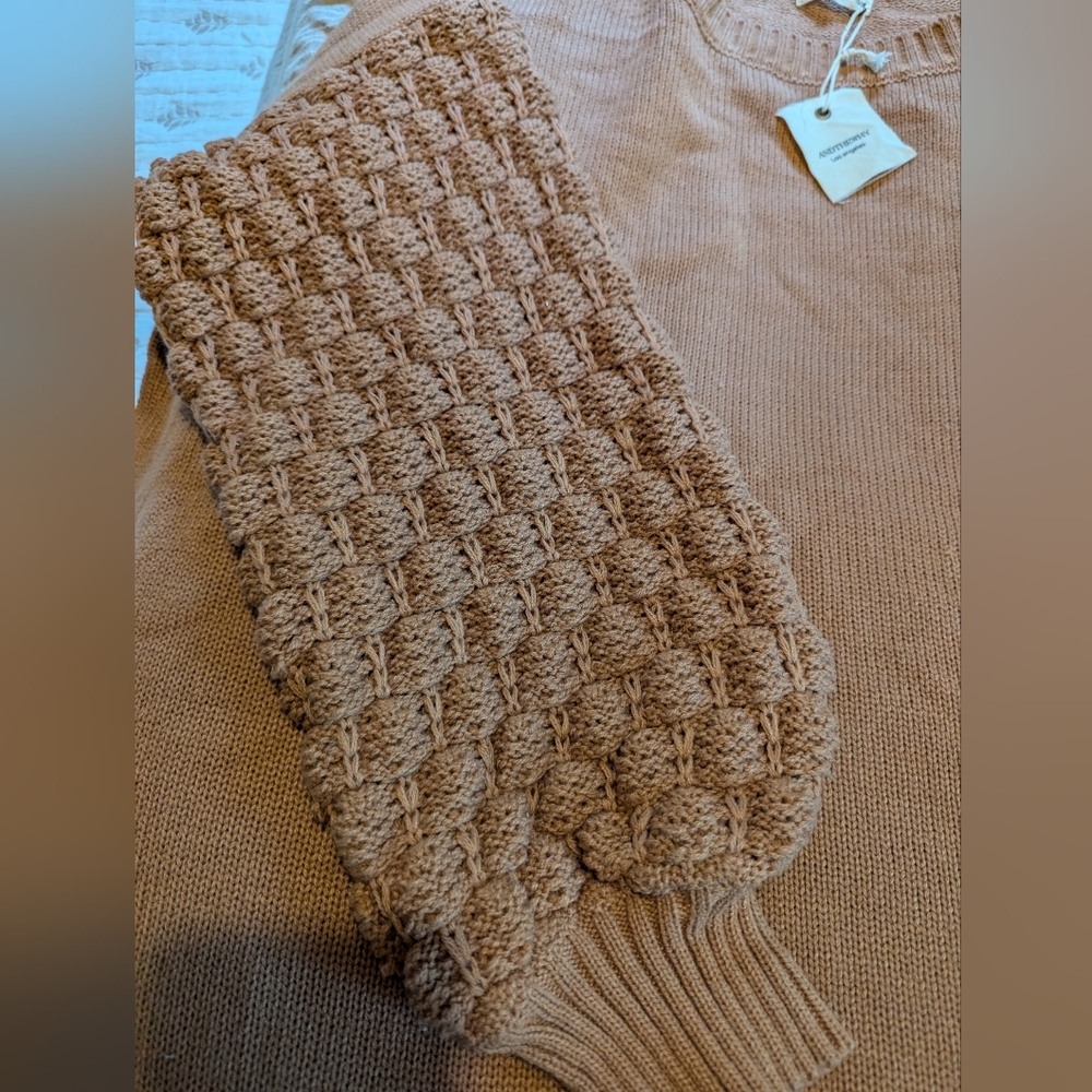 And the why pink bubble sleeve sweater size 1x - Picture 2 of 11